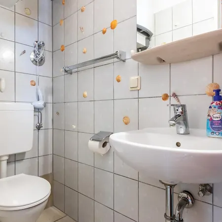 Arbeiterapartment Mit 2 Betten, Kueche, Bad *