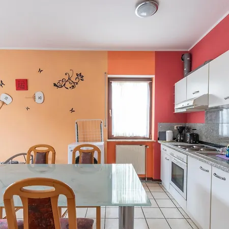 Appartement Arbeiterapartment Mit 2 Betten, Kueche, Bad