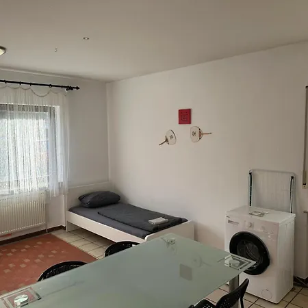 דירה Arbeiterapartment Mit 2 Betten, Kueche, Bad *