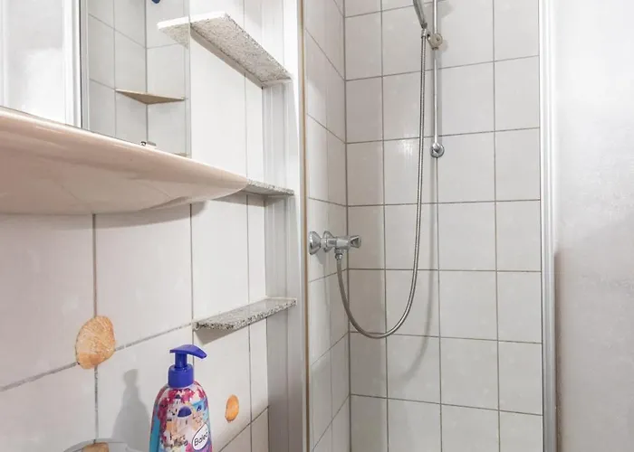 Arbeiterapartment Mit 2 Betten, Kueche, Bad *